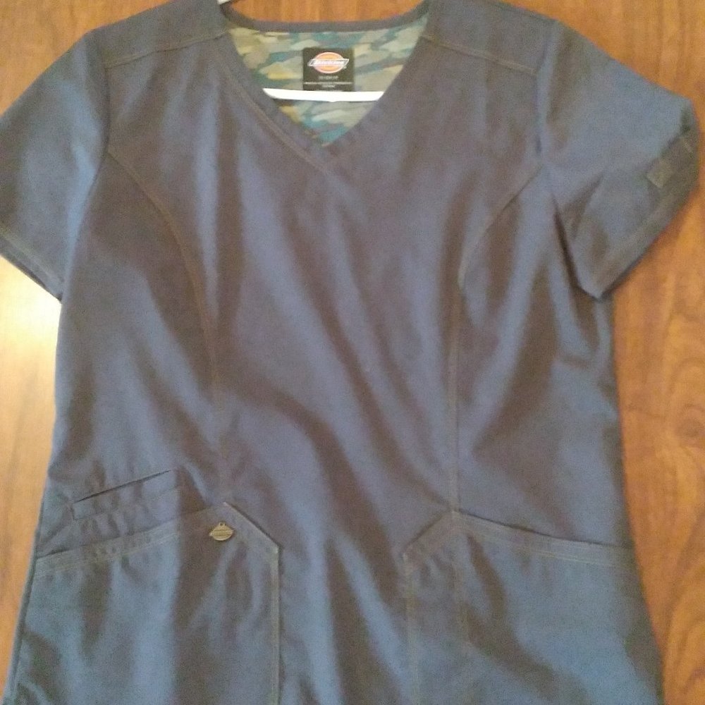 Womens dickies  scrub  top